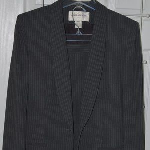 Jones New York Pant Suit size 10